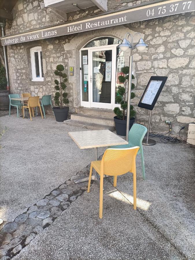 Auberge Du Vieux Lanas Logis Hotel Restaurant Eksteriør billede