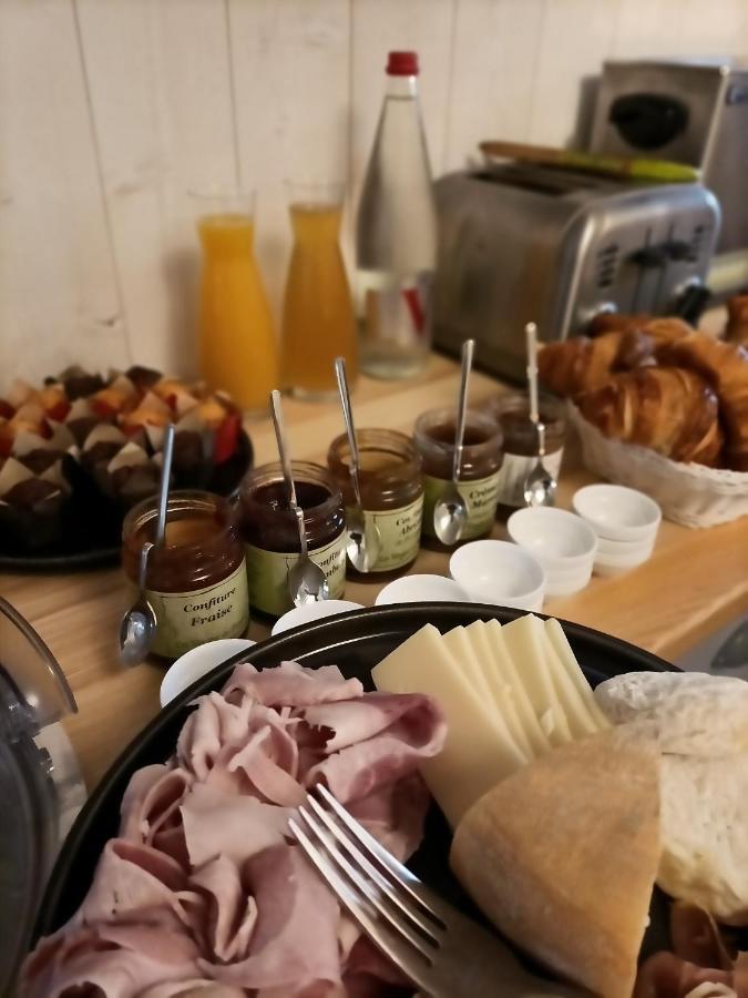 Auberge Du Vieux Lanas Logis Hotel Restaurant Eksteriør billede