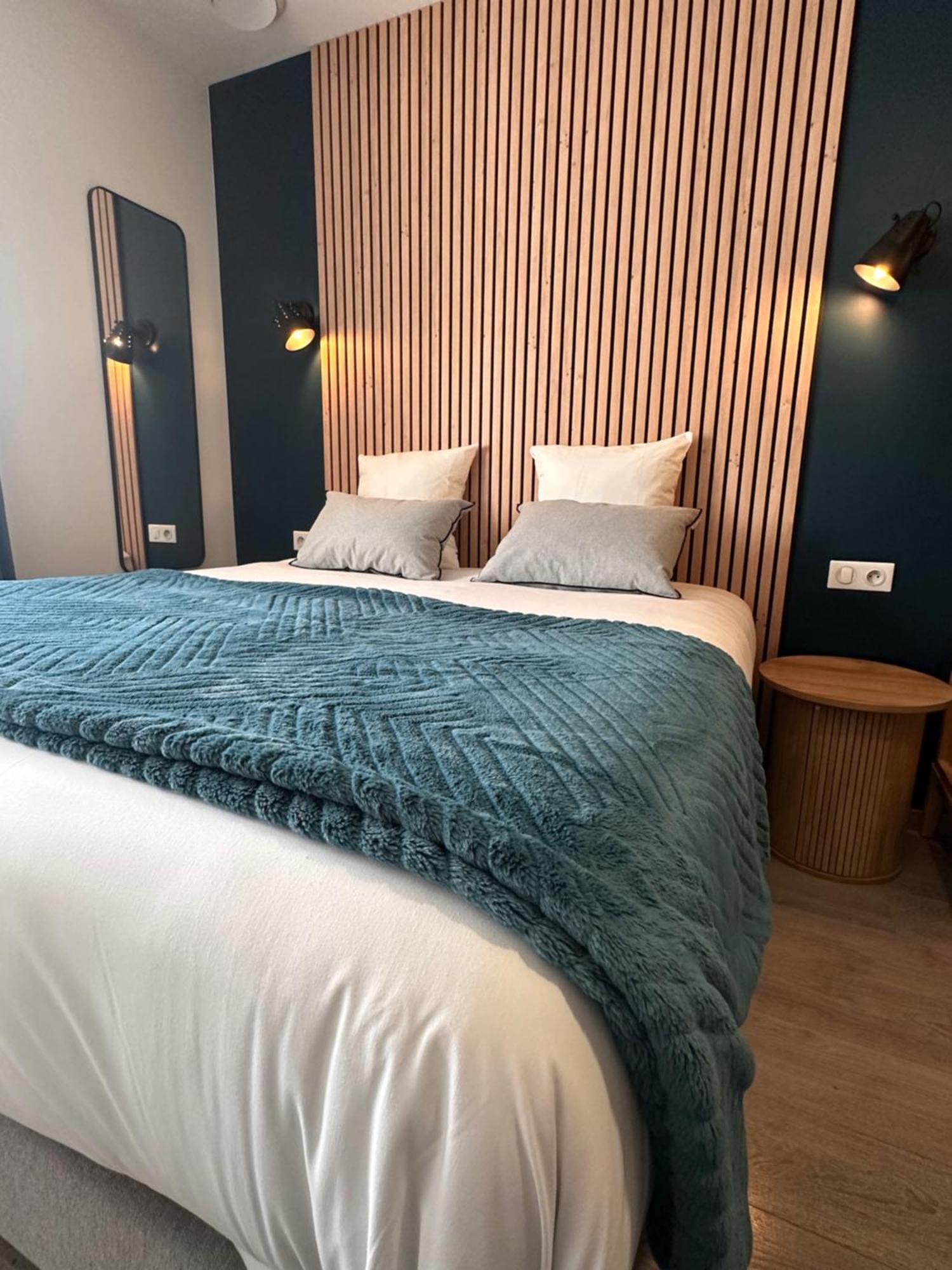 Auberge Du Vieux Lanas Logis Hotel Restaurant Eksteriør billede