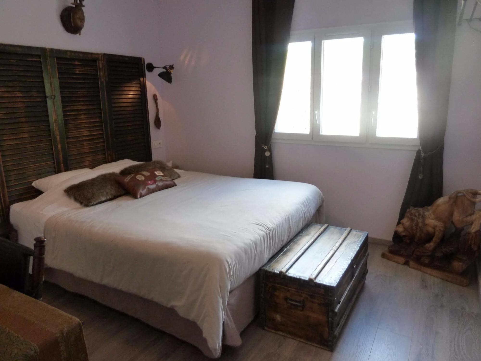 Auberge Du Vieux Lanas Logis Hotel Restaurant Eksteriør billede