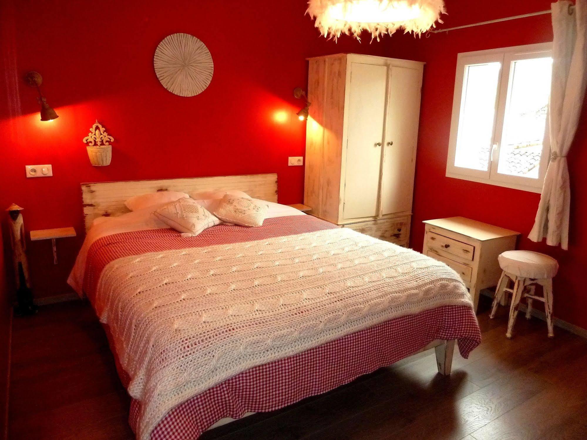 Auberge Du Vieux Lanas Logis Hotel Restaurant Eksteriør billede